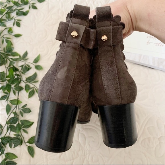 Kate Spade Suede Scalloped Heeled Garden Booties Sz 8 - Picture 2 of 7